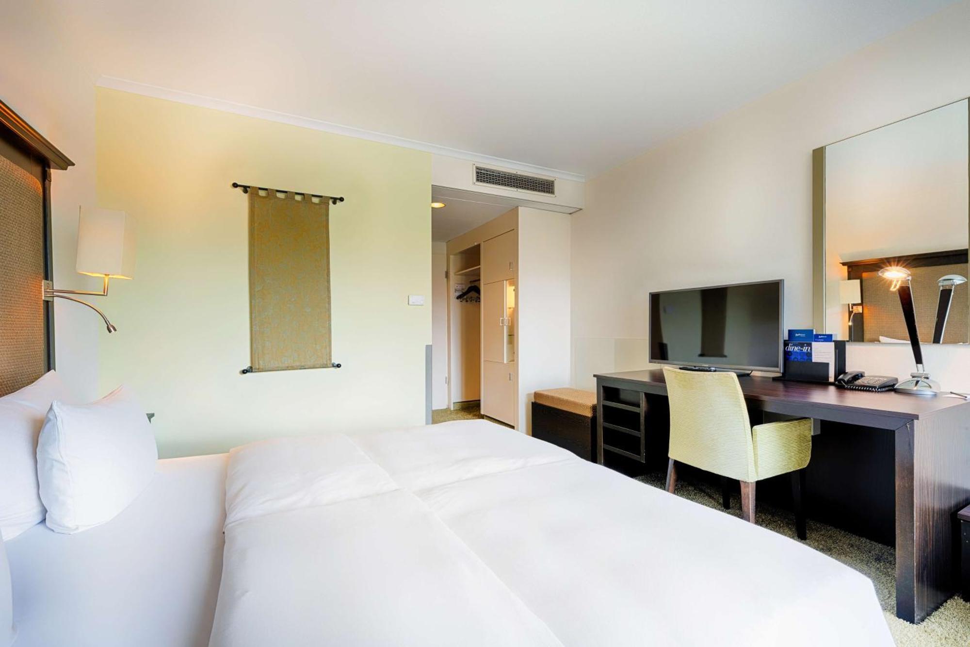 Radisson Blu Senator Hotel, Luebeck Exterior photo