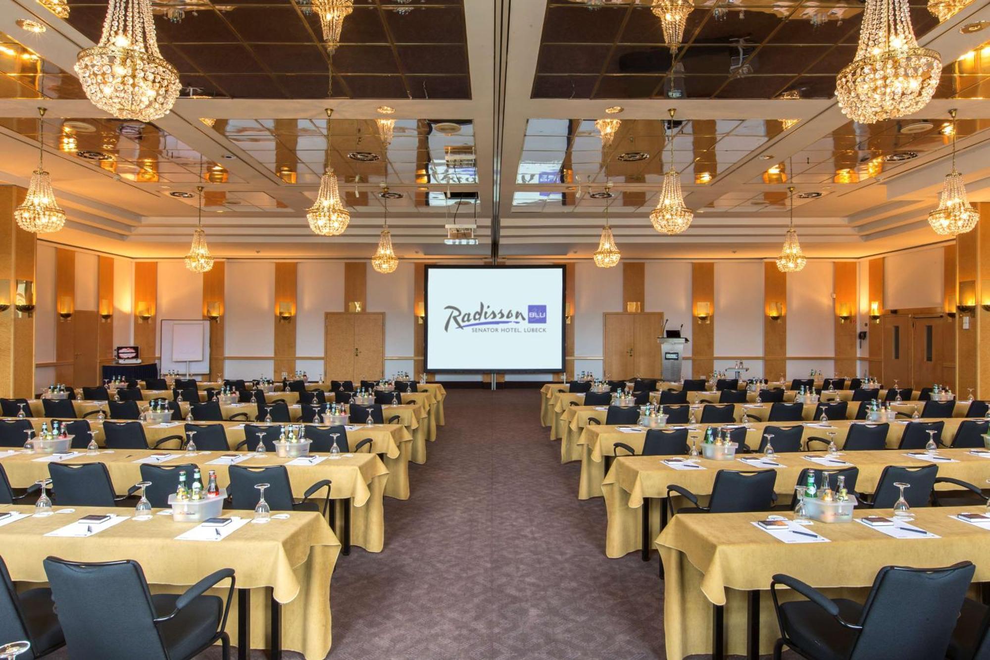 Radisson Blu Senator Hotel, Luebeck Exterior photo