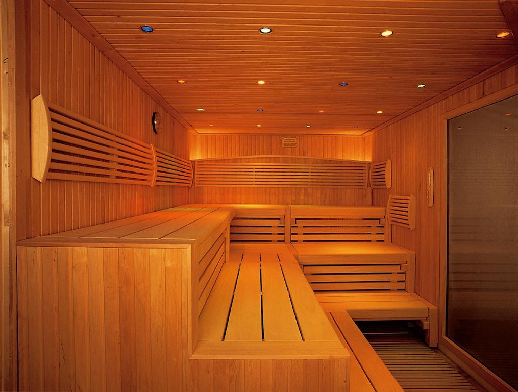 Radisson Blu Senator Hotel, Luebeck Exterior photo A modern Finnish sauna